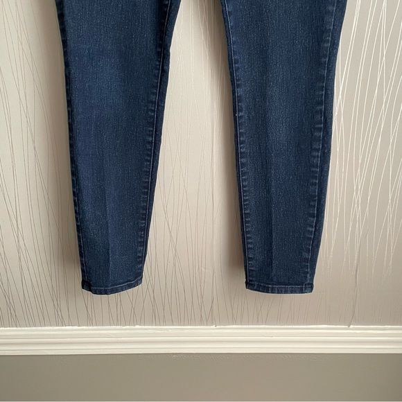 Old Navy Super Skinny Mid Rise Dark Wash Stretch Jeans Size 8 Short - Picture 4 of 9
